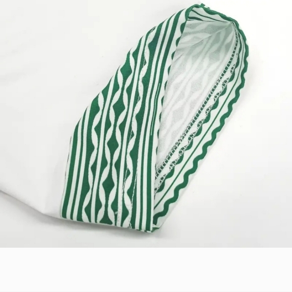 NEW! EMBROIDERY V-NECK WHITE BLOUSE - SIZE L - Picture 6 of 7